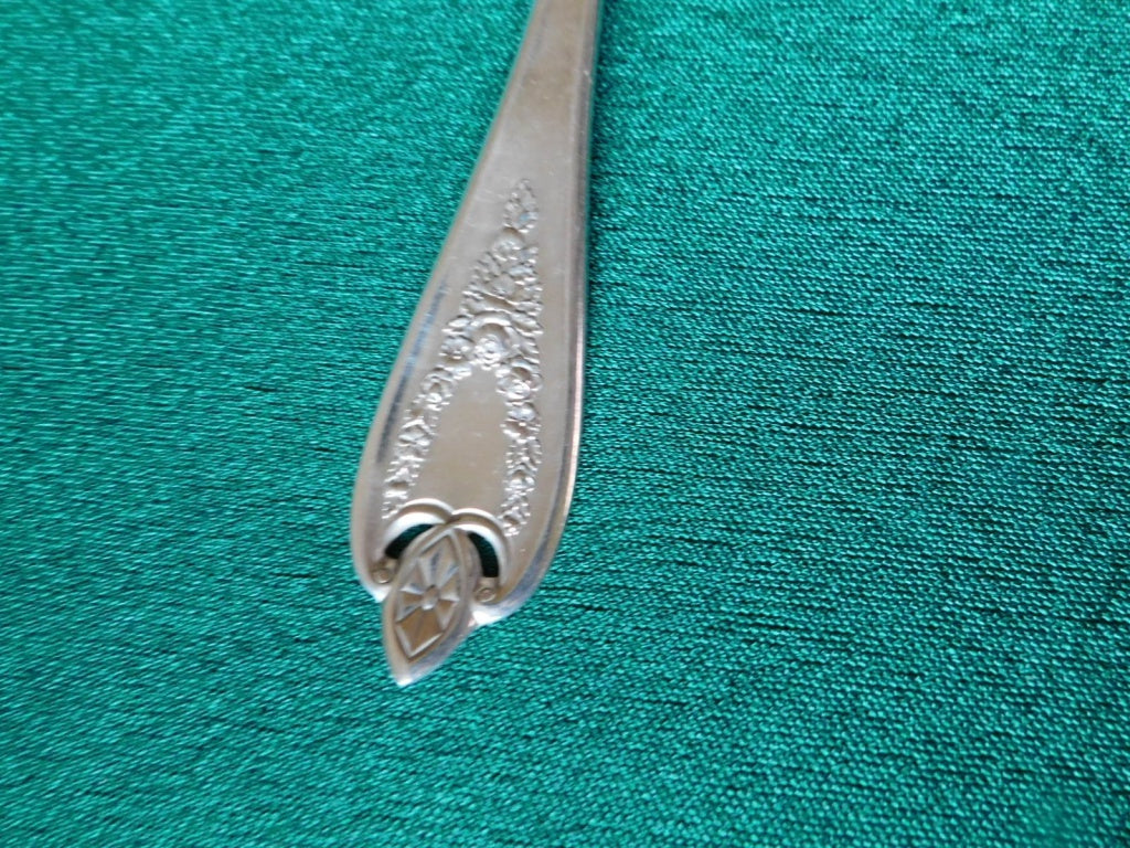 1847 Rogers Triple Old Colony (1911) Medium Solid Cold Meat Serving Fork