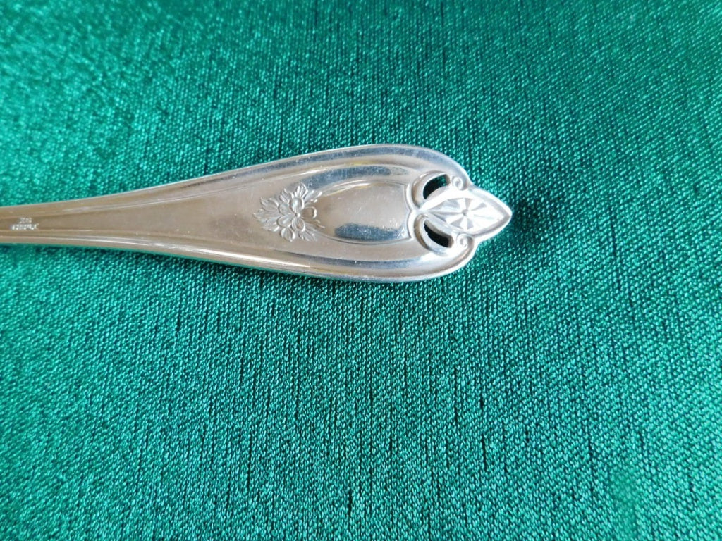 1847 Rogers Triple Old Colony (1911) Medium Solid Cold Meat Serving Fork