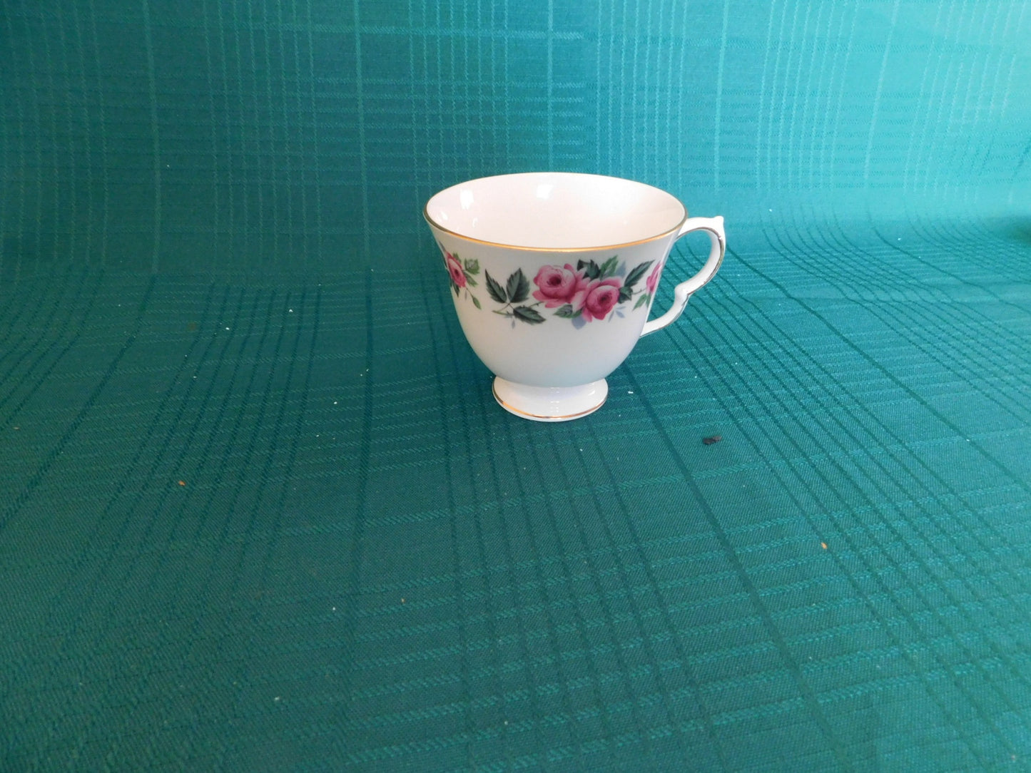 Queen Anne 8343 pink Rose teacup VGU