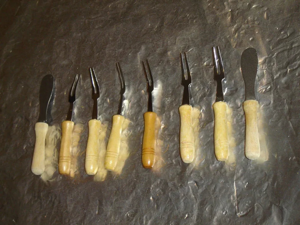 8 piece wood handle canape set