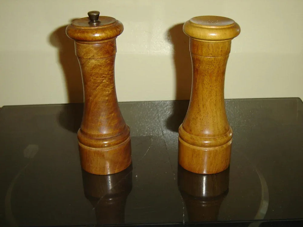 Made in Italy solid wood salt shaker pepper mill set