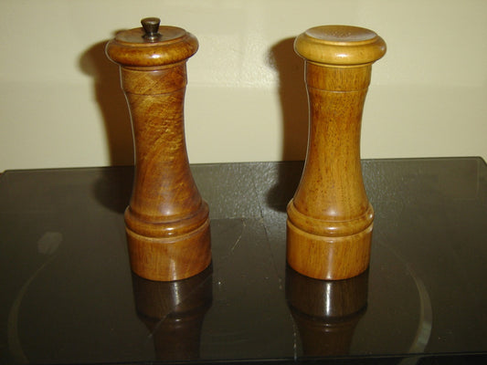 Made in Italy solid wood salt shaker pepper mill set VGU