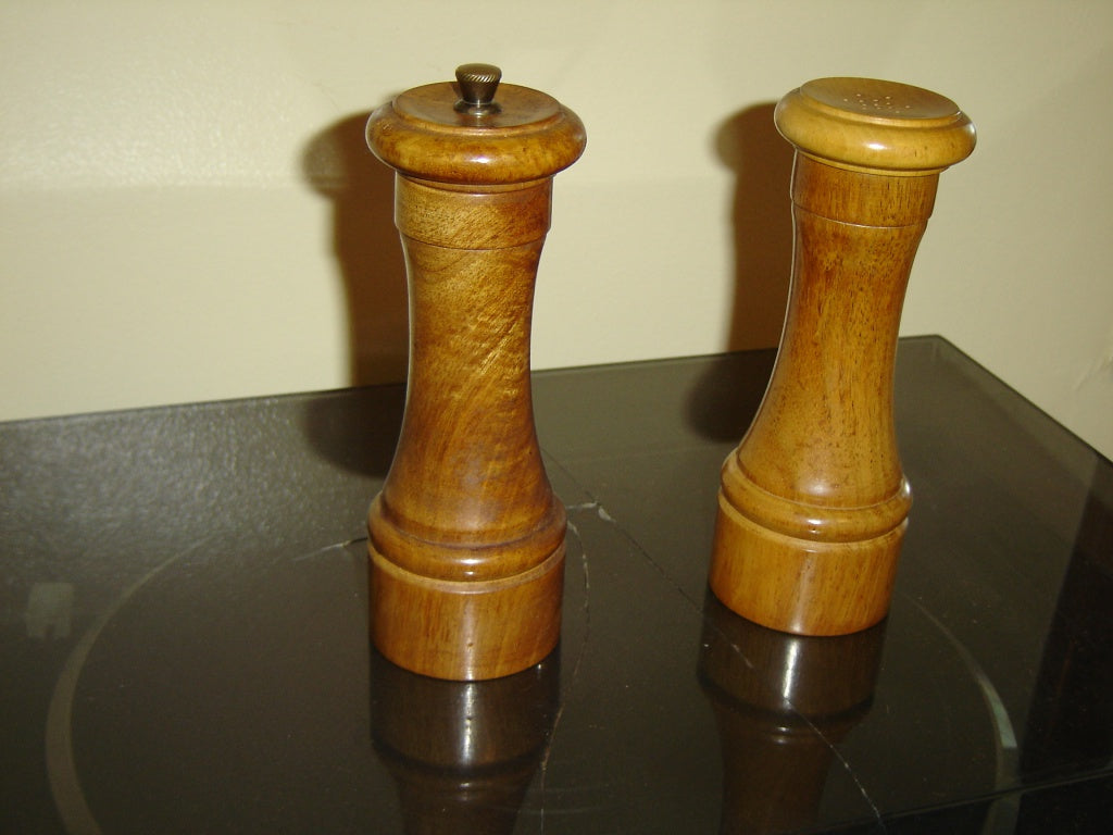 Made in Italy solid wood salt shaker pepper mill set VGU