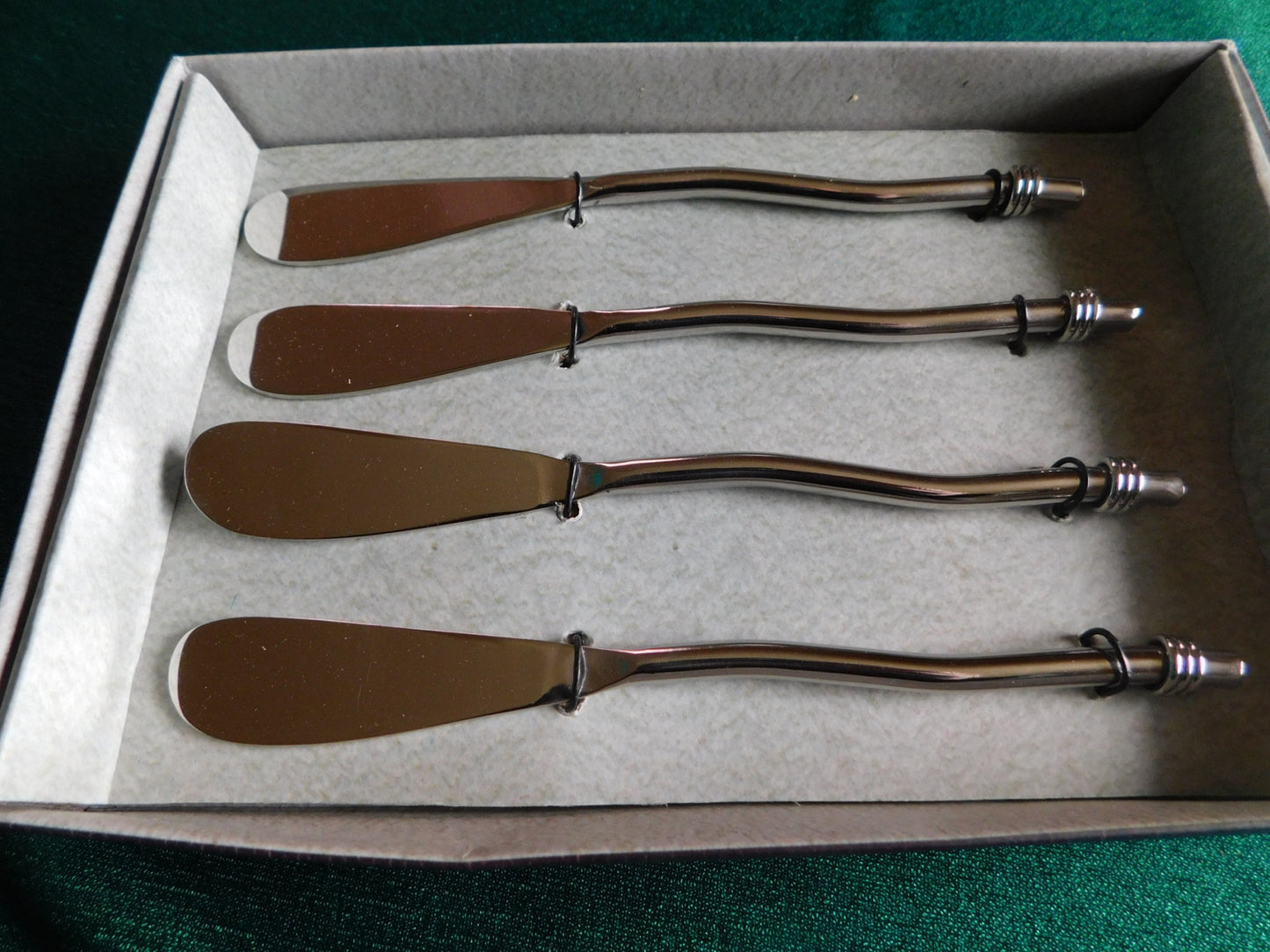 Palm Restaurant spreader set new in package