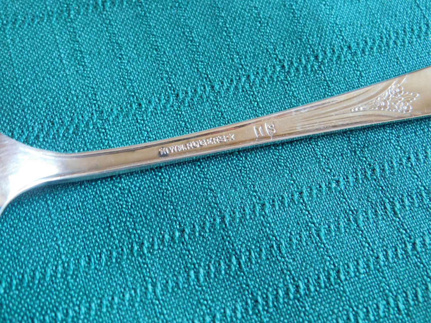 Wm. Rogers Mary Lou-Devonshire (1938) silverplate teaspoon VGU