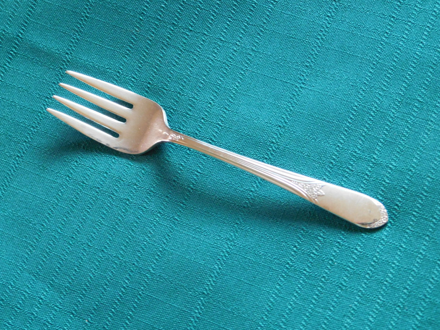 Wm. Rogers Mary Lou-Devonshire (1938) silverplate individual salad fork VGU