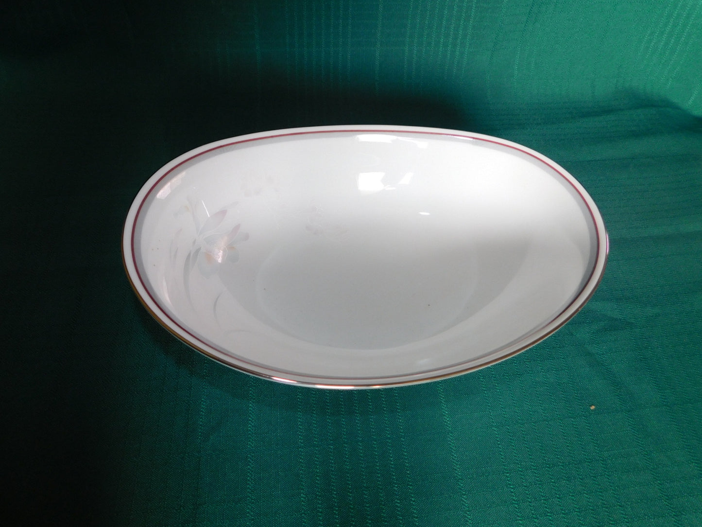 Noritake Malverne 3501 (1983) oval vegetable bowl near mint condition