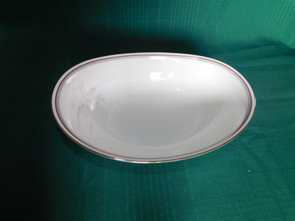 Noritake Malverne 3501 (1983) oval vegetable bowl near mint condition