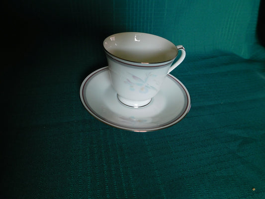 Noritake Malverne 3501 (1983) cup and saucer near mint condition