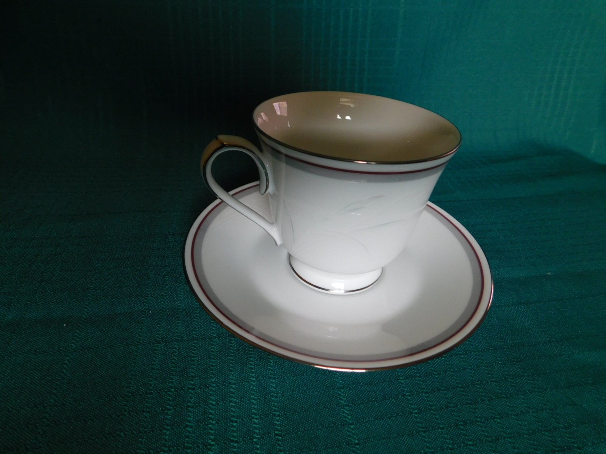 Noritake Malverne 3501 (1983) cup and saucer near mint condition