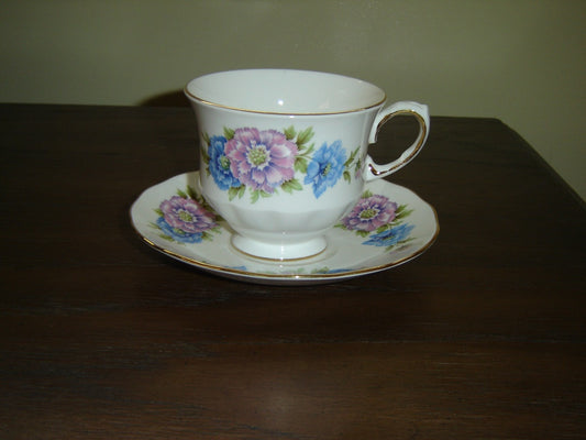 Queen Anne 8543 pink blue flowers cup and saucer mint condition - Items Tried And True