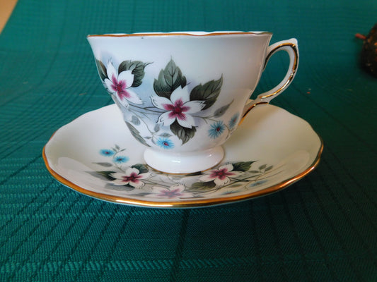 Royal Vale 8172 footed cup and saucer near mint condition