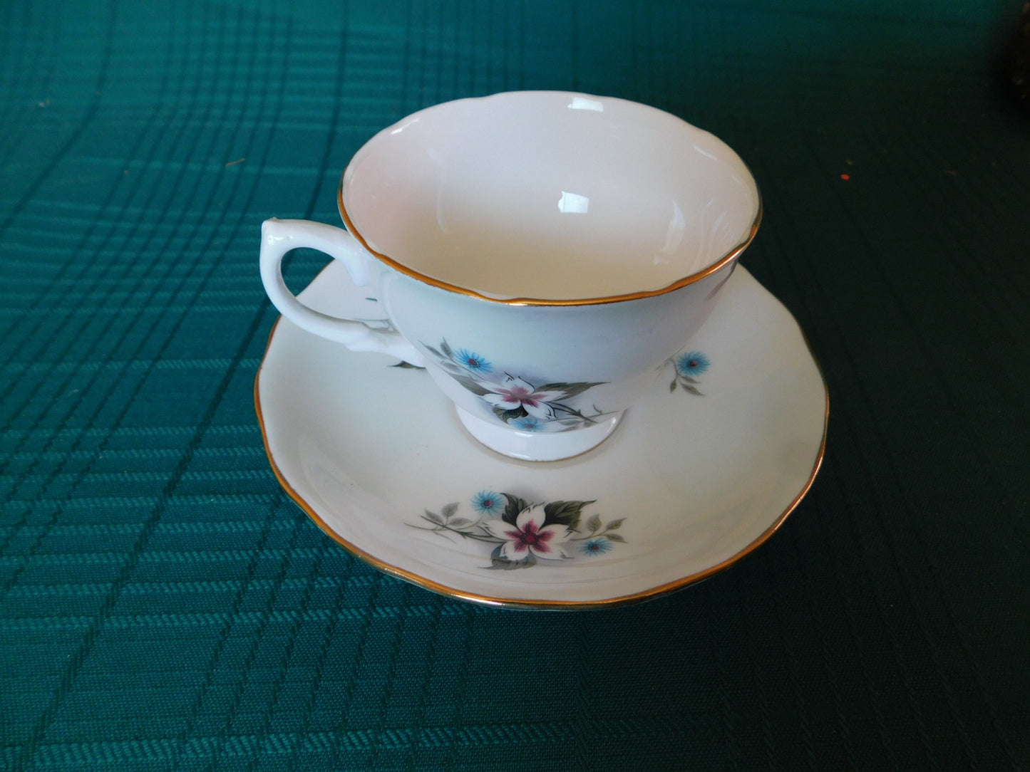 Royal Vale 8172 footed cup and saucer near mint condition