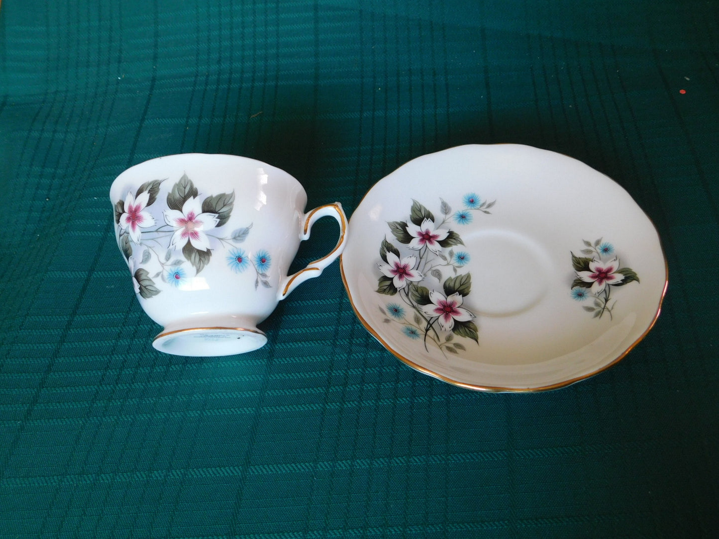 Royal Vale 8172 footed cup and saucer near mint condition