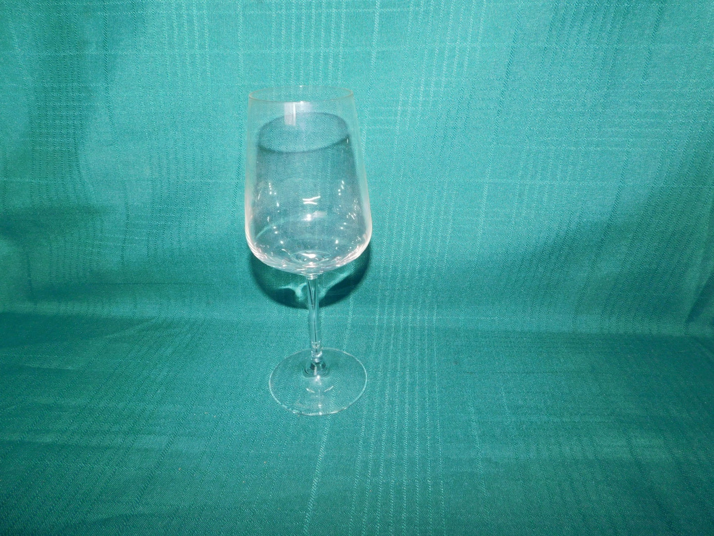 Spiegelau crystal red wine clear plain stemware glass near mint condition