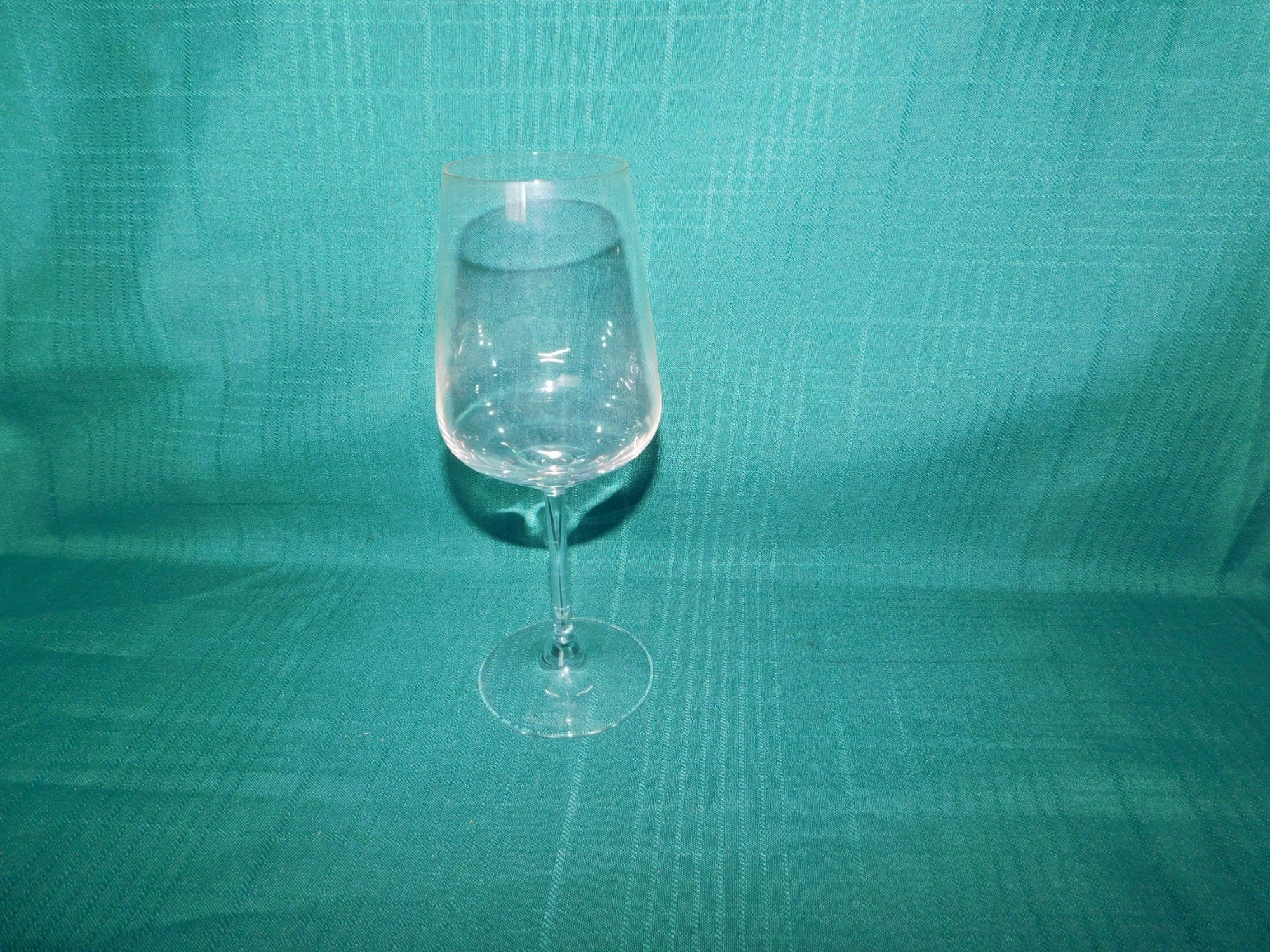 Spiegelau crystal red wine clear plain stemware glass near mint condition