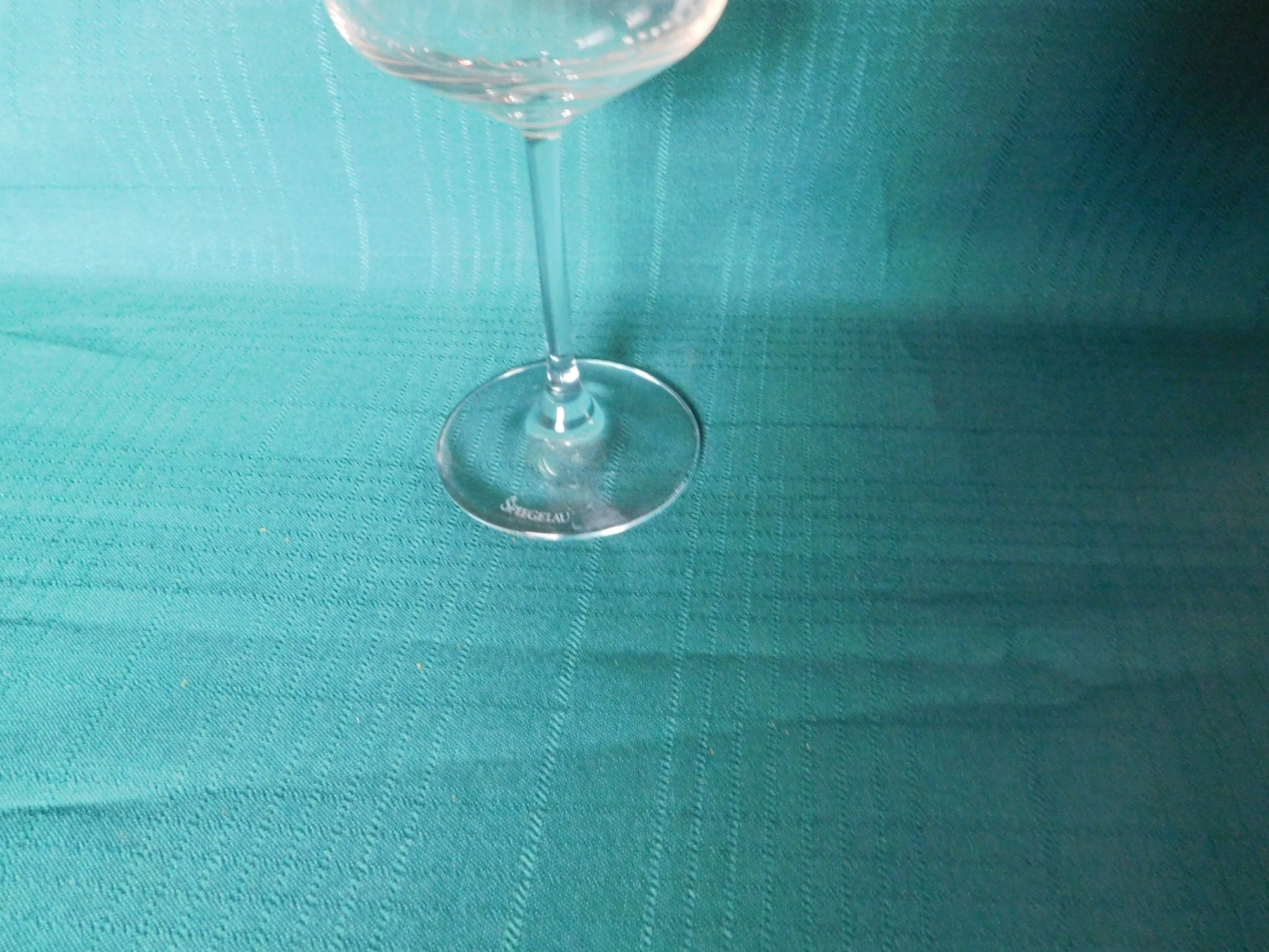 Spiegelau crystal red wine clear plain stemware glass near mint condition
