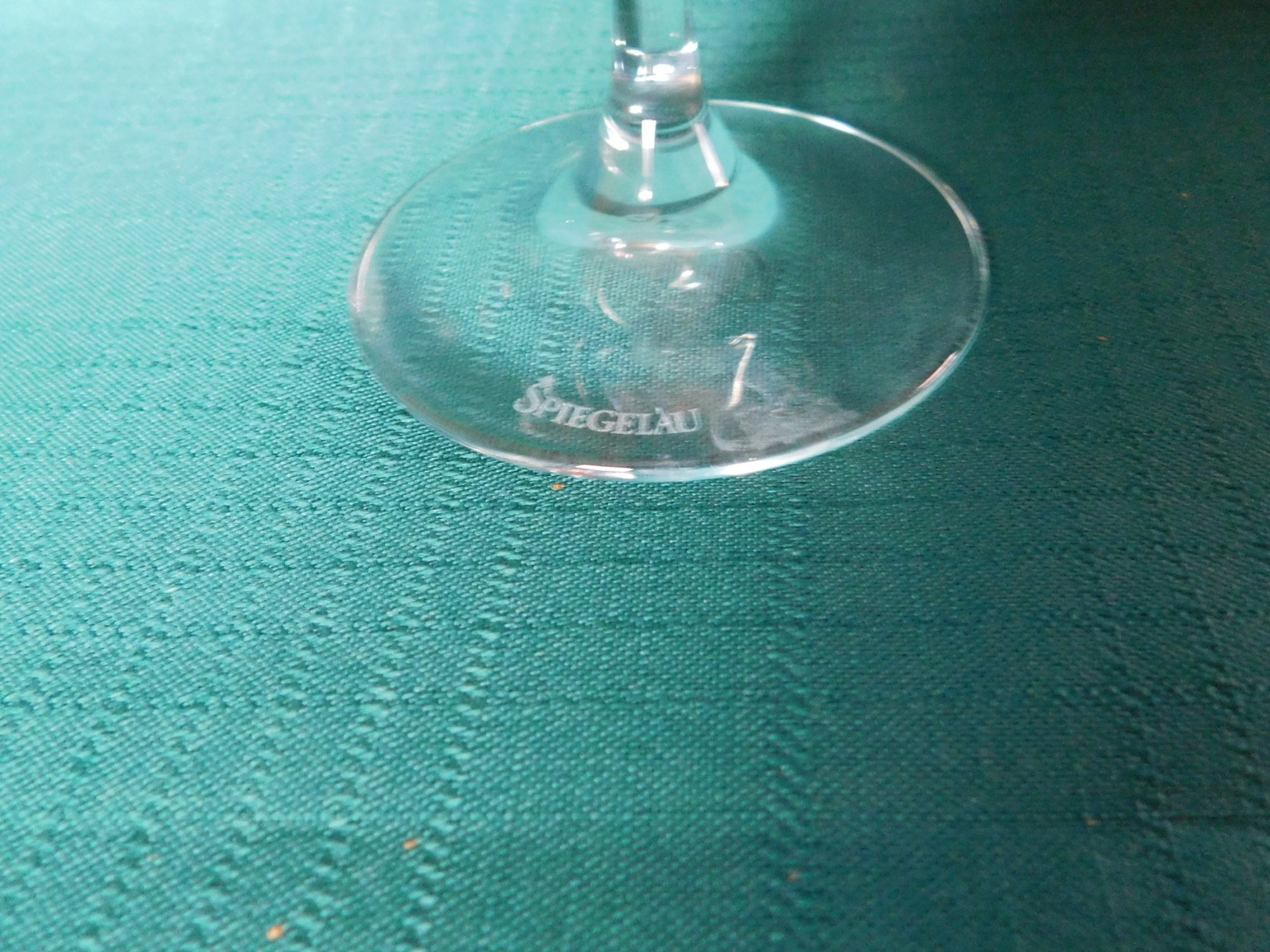 Spiegelau crystal red wine clear plain stemware glass near mint condition