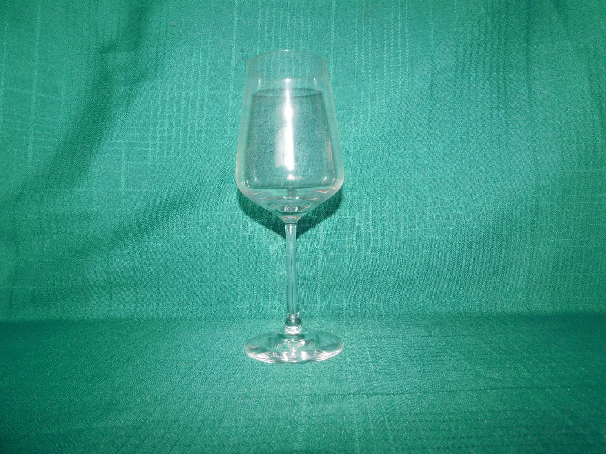 Spiegelau crystal red wine clear plain stemware glass near mint condition