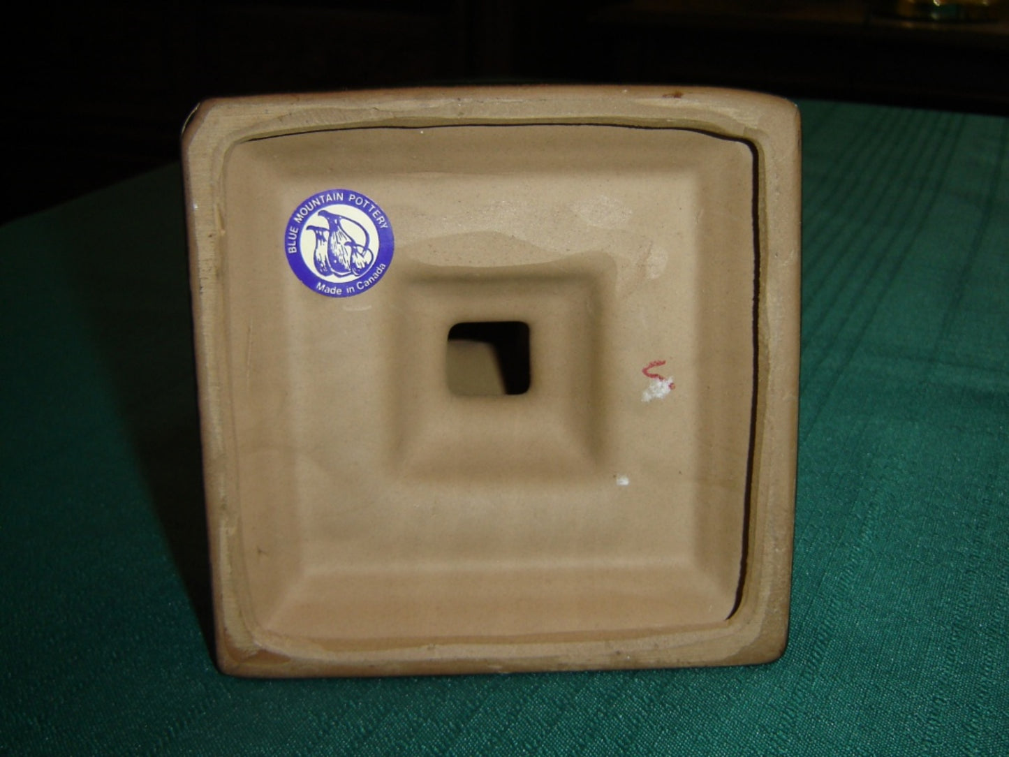 Blue Mountain Pottery candle holder VGU