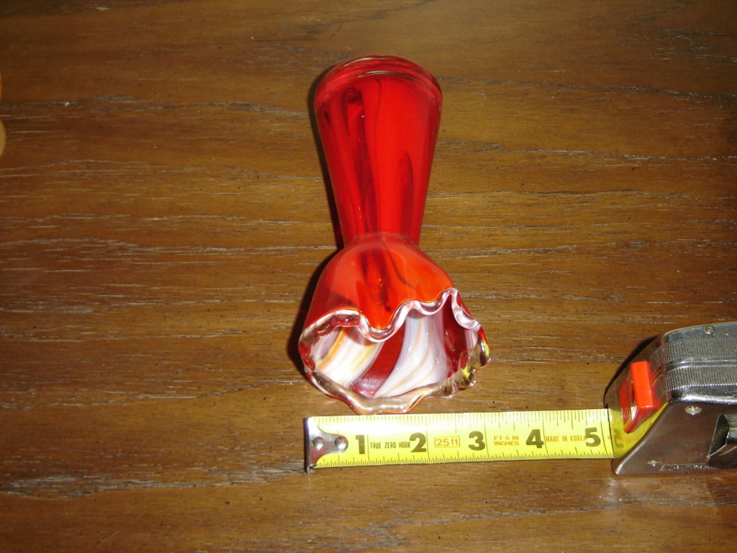 Vintage handblown red and white swirl art glass vase VGU