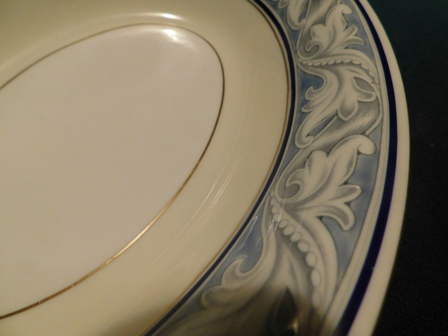 Royal Doulton Tewksbury H4793 (1940) 10 inch oval vegetable bowl VGU