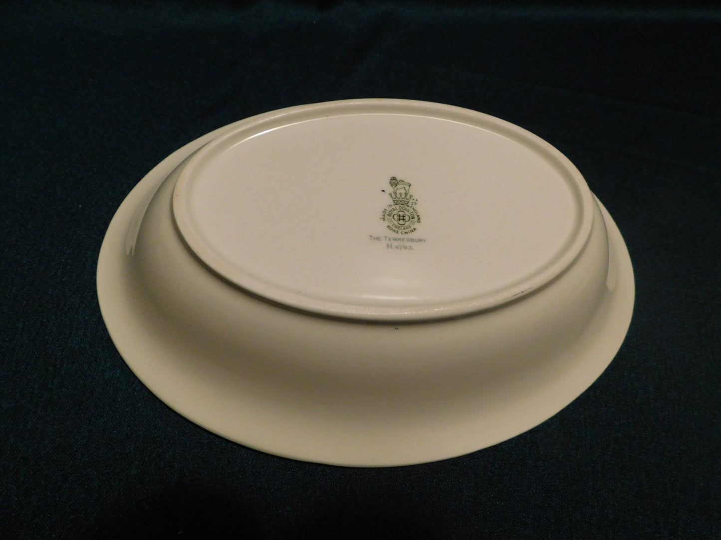 Royal Doulton Tewksbury H4793 (1940) 10 inch oval vegetable bowl VGU