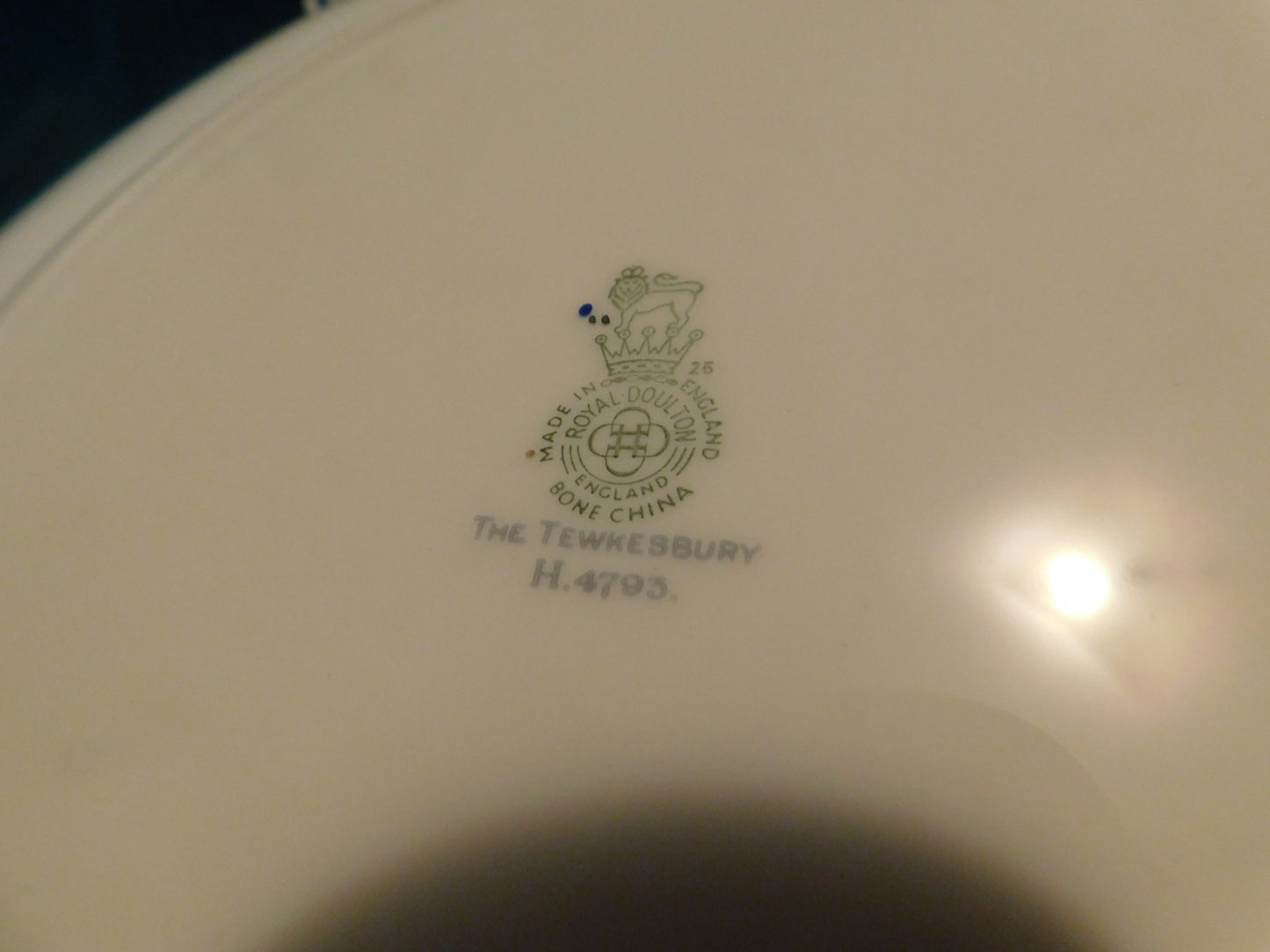 Royal Doulton The Tewkesbury H4793 (1940) dinner plate VGU