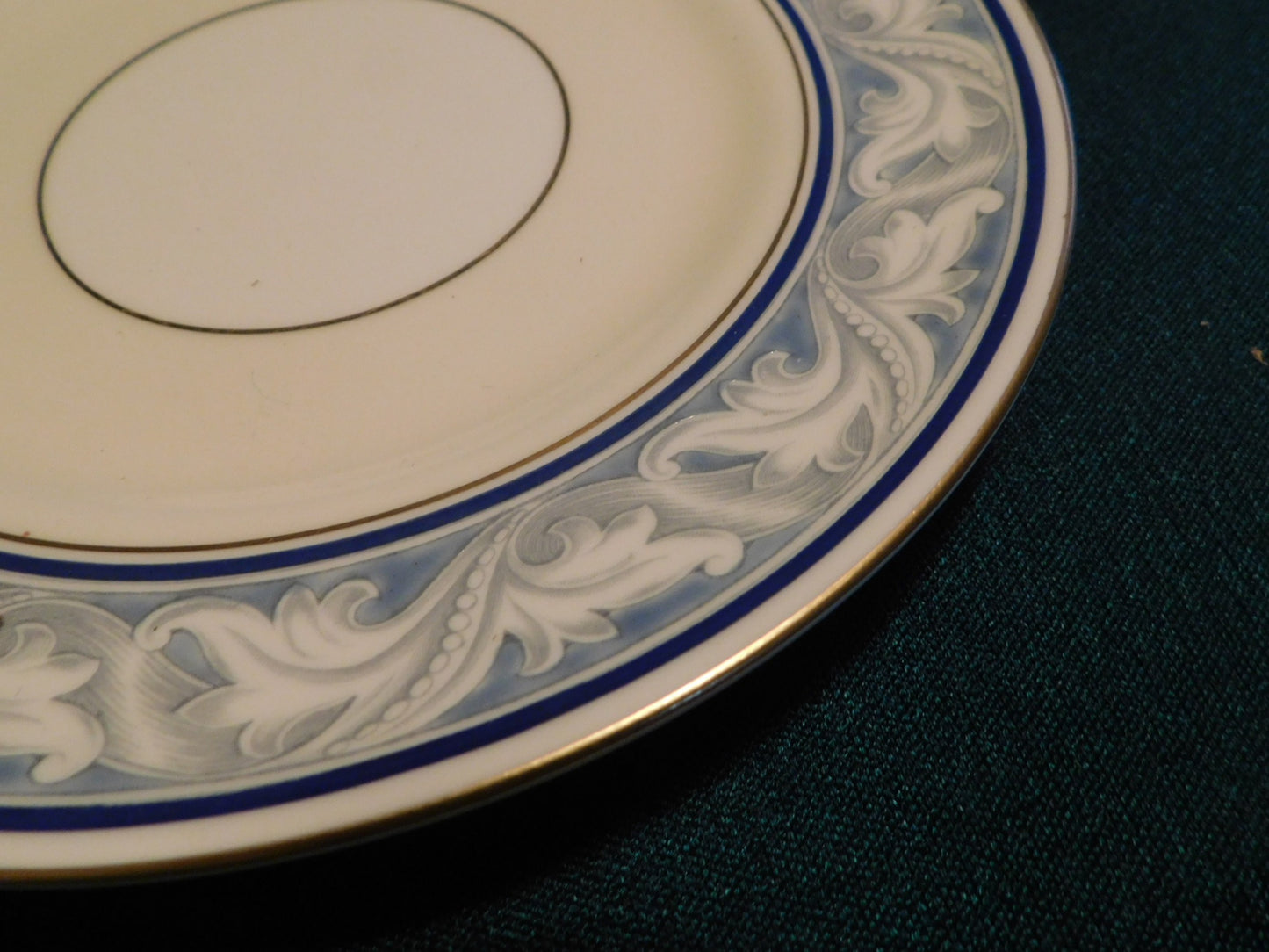 Royal Doulton The Tewkesbury H4793 (1940) salad plate VGU