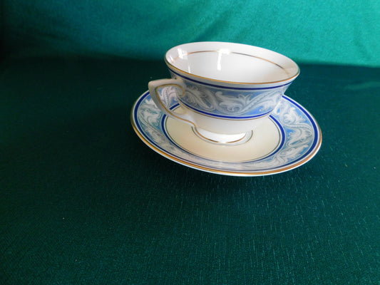 Royal Doulton The Tewkesbury H4793 (1940) cup and saucer VGU