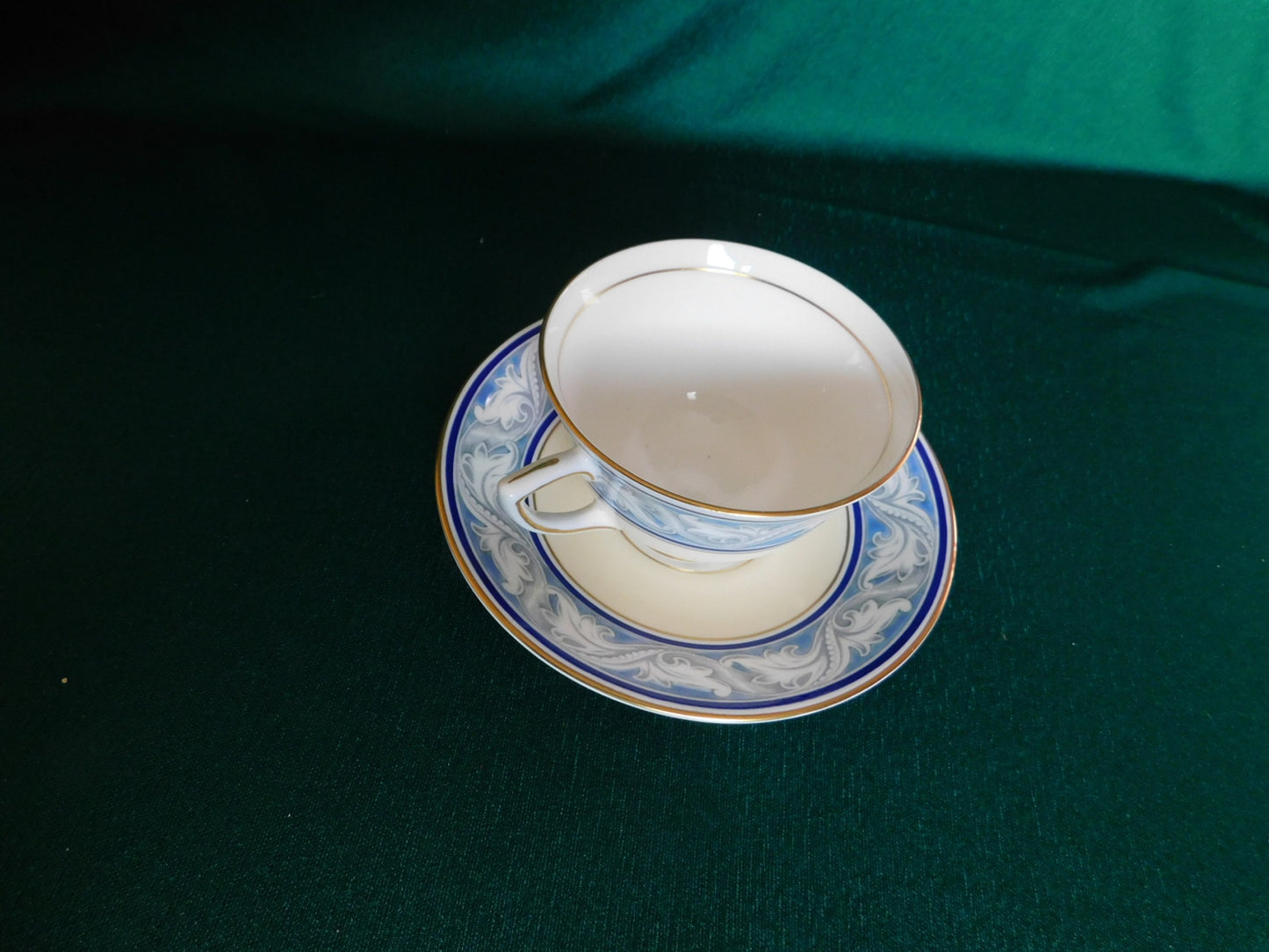 Royal Doulton The Tewkesbury H4793 (1940) cup and saucer VGU