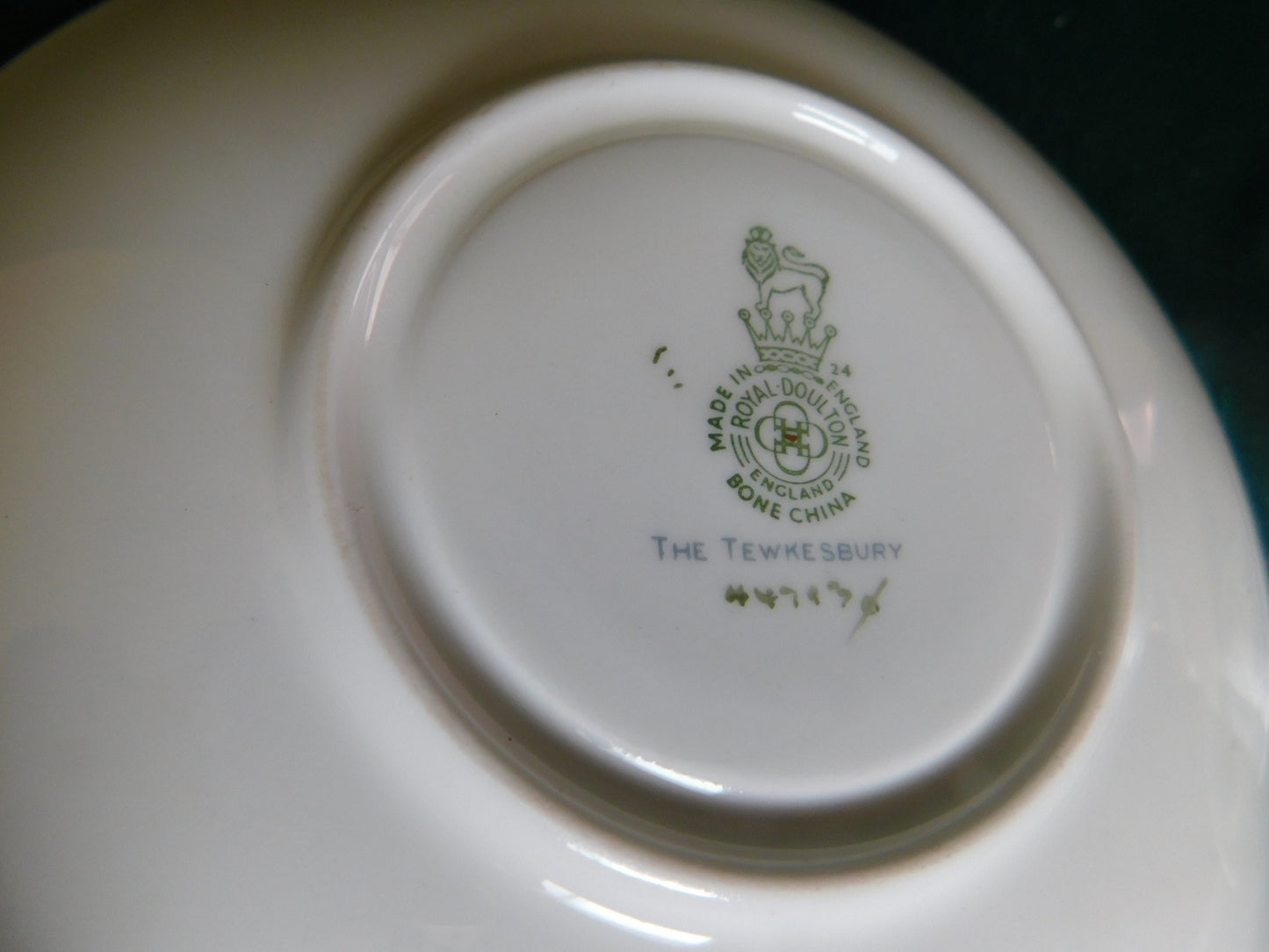 Royal Doulton The Tewkesbury H4793 (1940) cup and saucer VGU