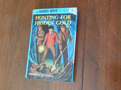 Hardy Boys hardcover book Hunting for Hidden Gold Flashlight Edition No 5 NMC