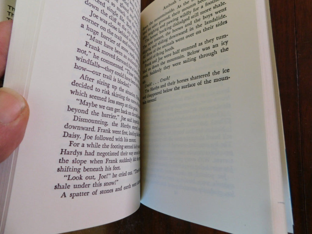 Hardy Boys hardcover book Hunting for Hidden Gold Flashlight Edition No 5 NMC