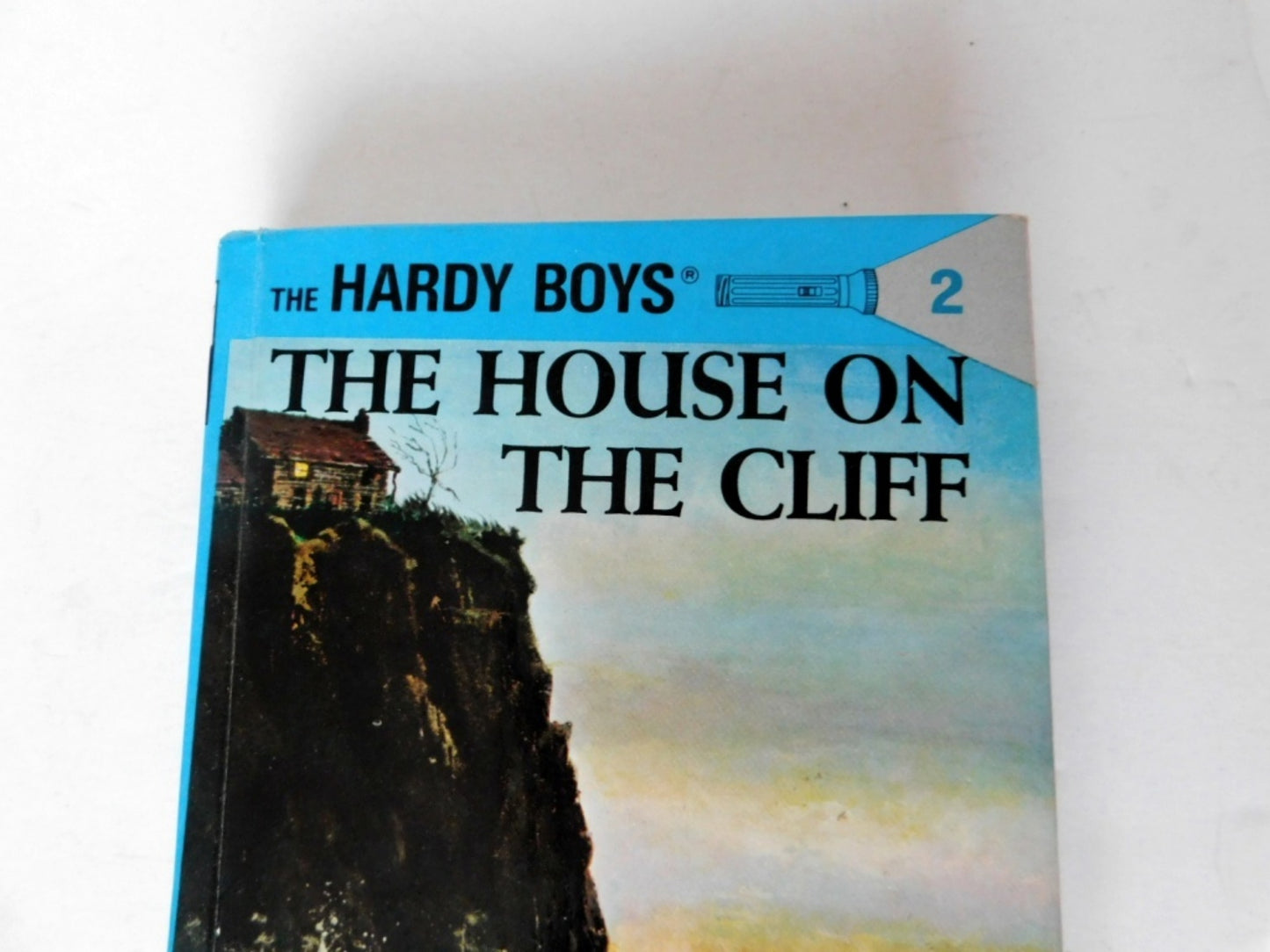 Hardy Boys hardcover book House on the Cliff Flashlight Edition No 2 (1990) NMC