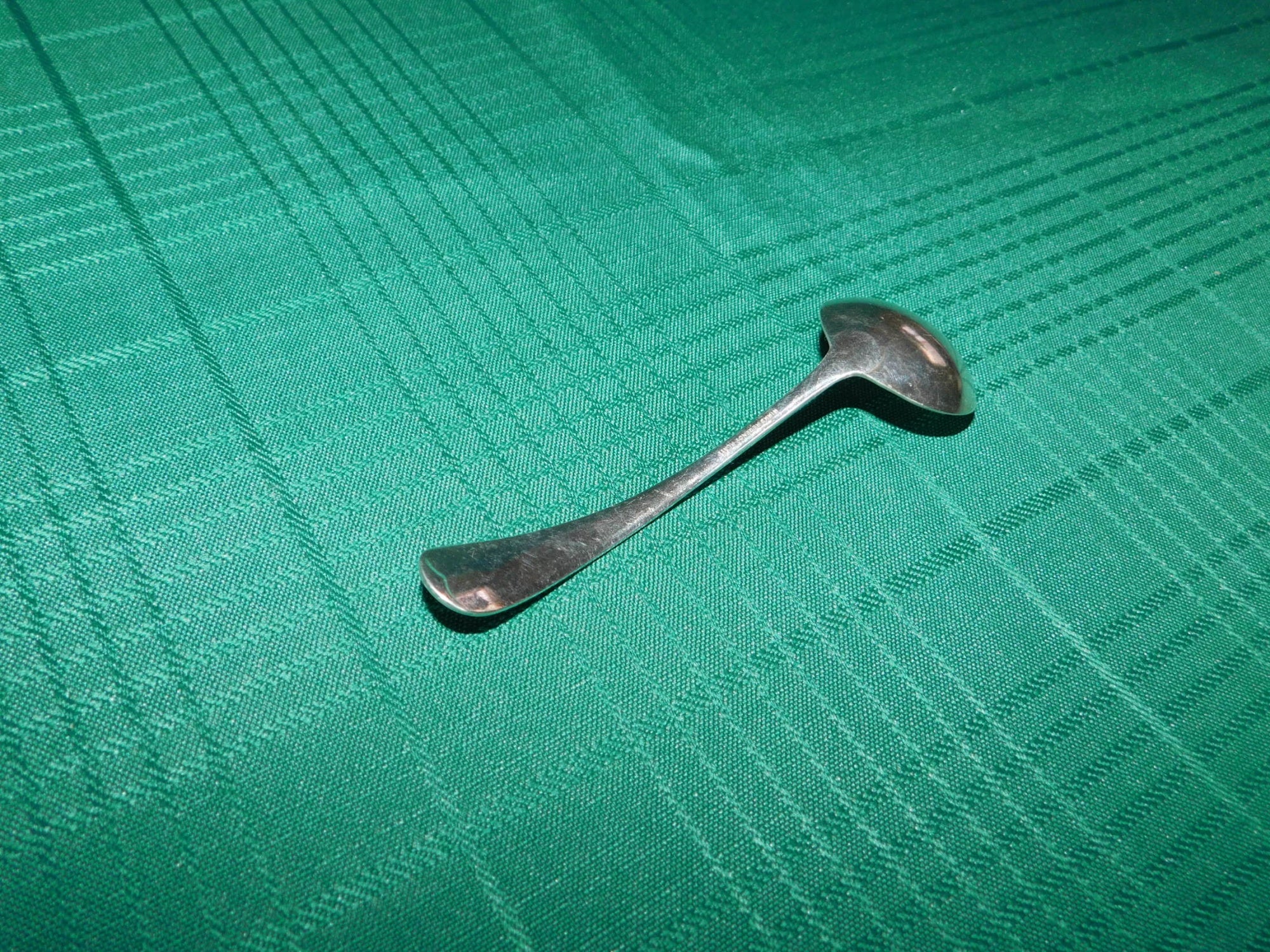 Birks Regency Plate Old English (1997) mayonnaise ladle VGU