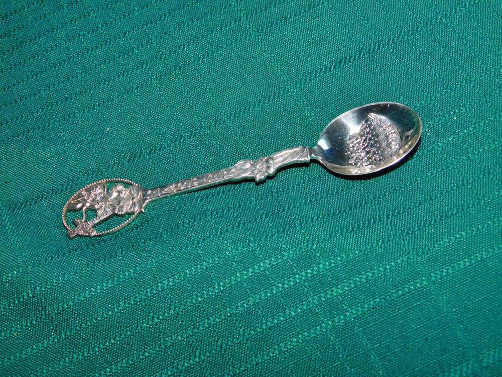 Easter 1988 commemorative silverplate souvenir collector spoon