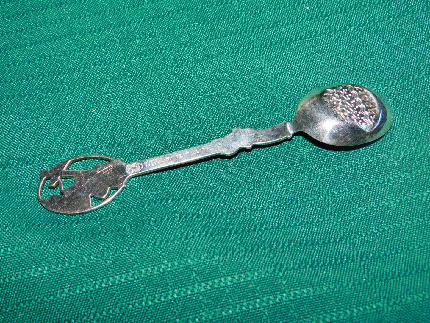 Easter 1988 commemorative silverplate souvenir collector spoon VGU