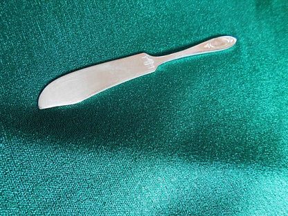 Community Plate Adam (1917) flat handle butter spreader VGU