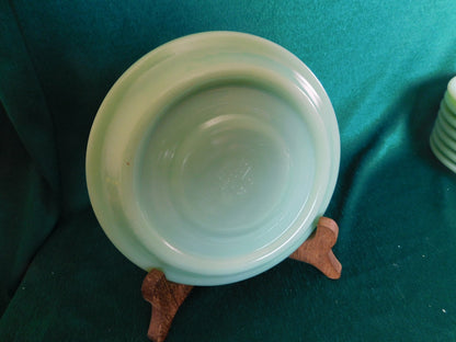 Jadeite Fire-King glass saucer VGU