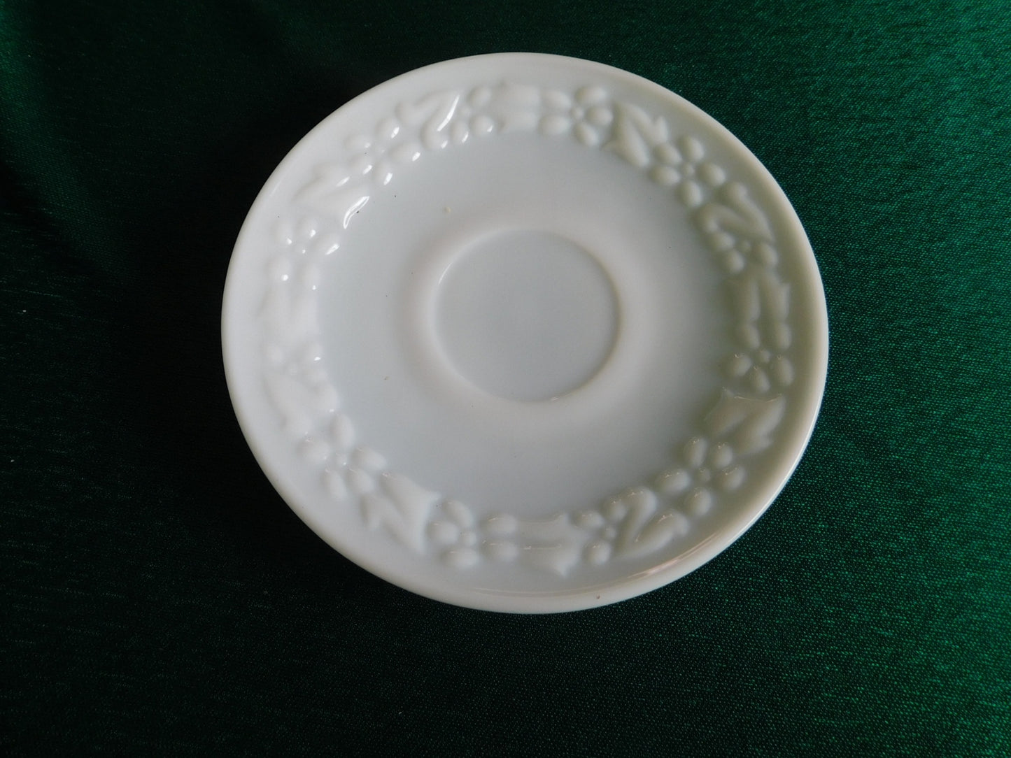 Milk glass floral scroll pattern saucer VGU