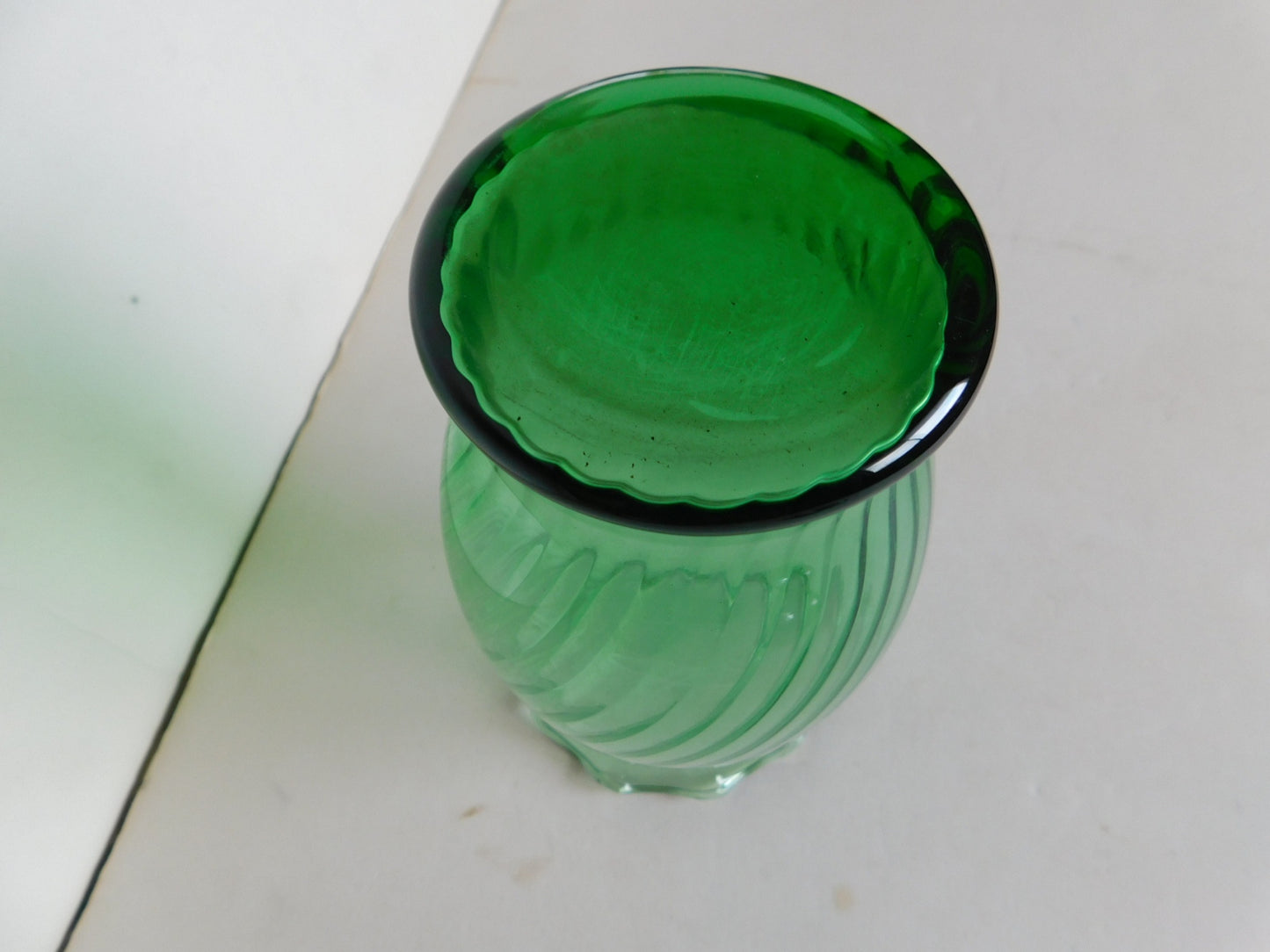 Green glass vase ruffled top VGU