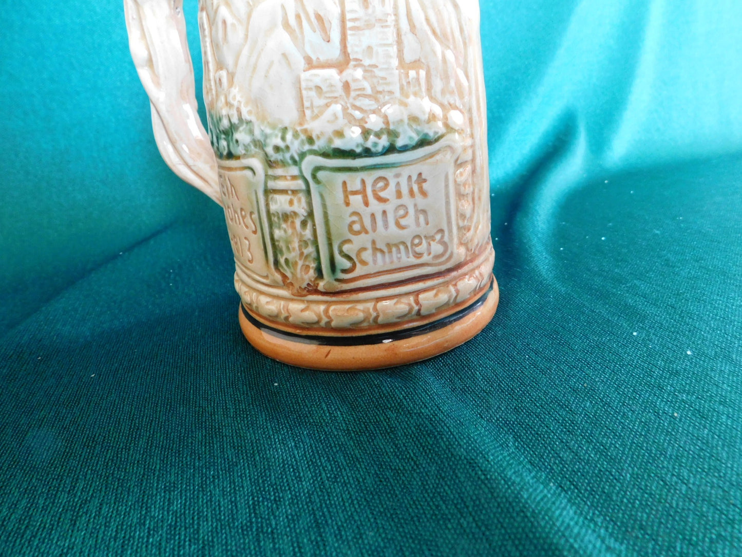 Ceramic beer stein couple