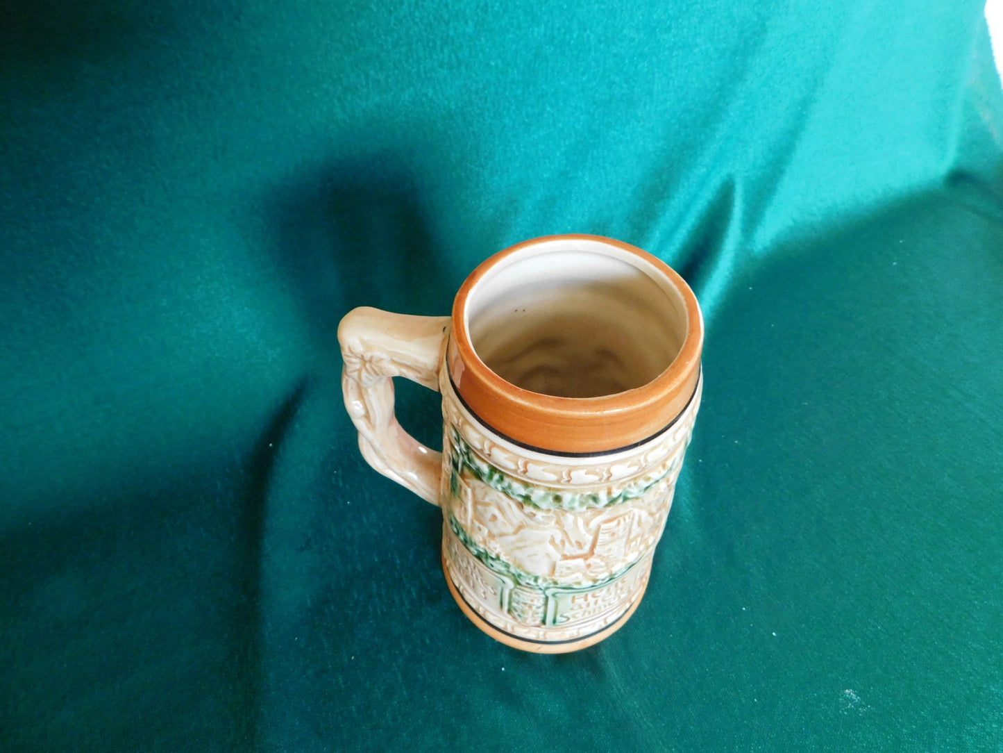 Ceramic beer stein couple