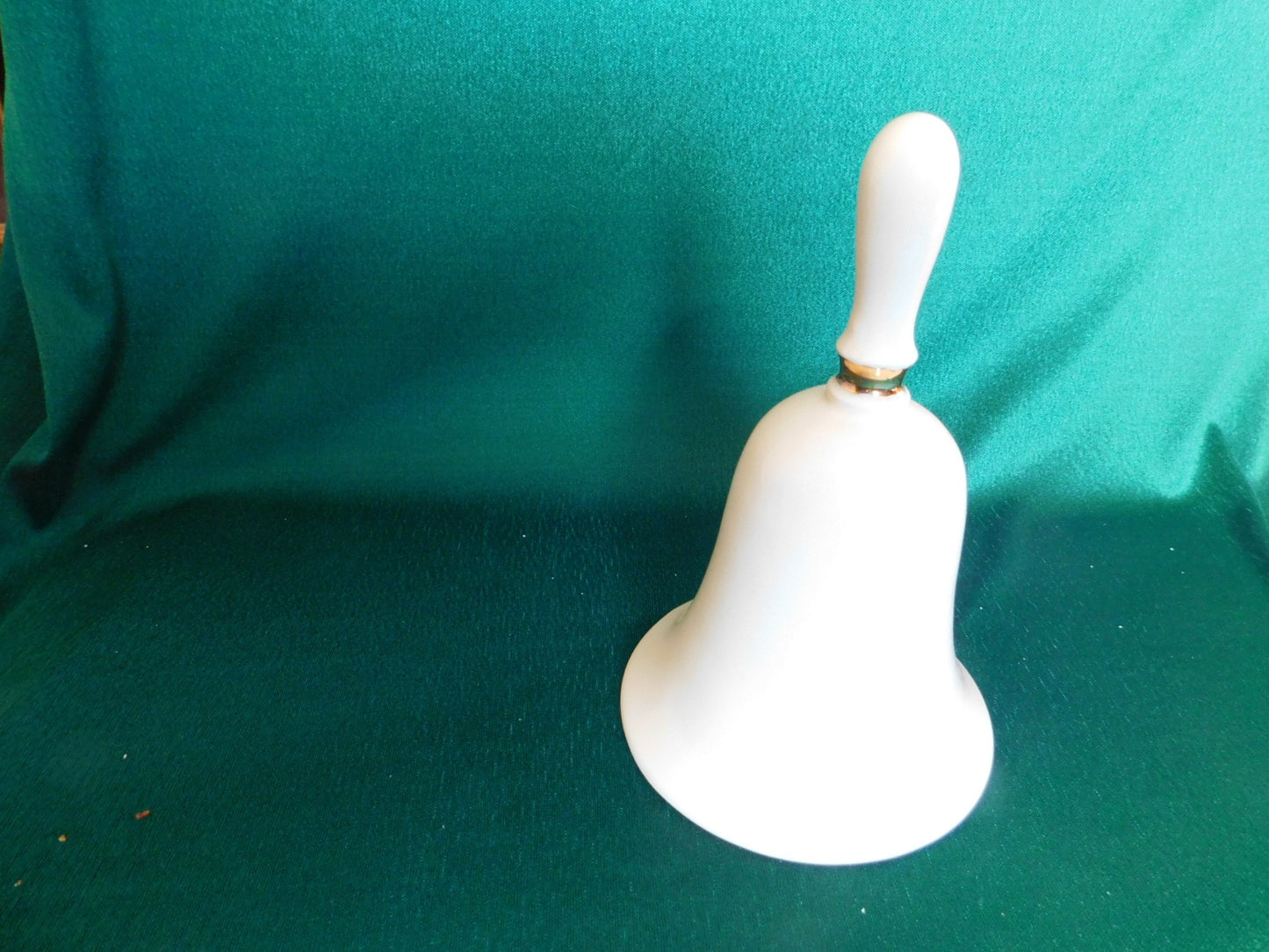 Retro look pictorial ceramic bell