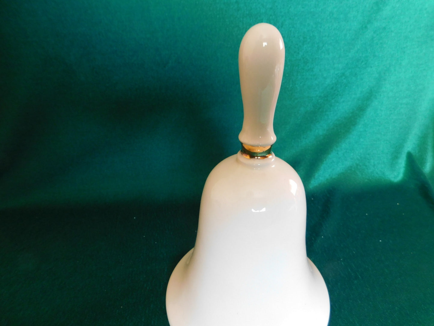 Retro look pictorial ceramic bell