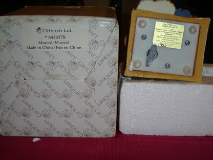 Giftcraft Treasure Chest music box NIB