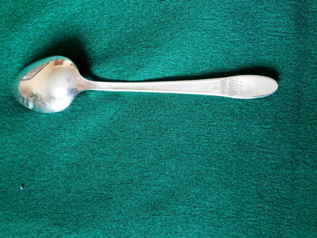 1847 Rogers Bros. First Love (1937) place oval soup spoon VGU - Items Tried And True