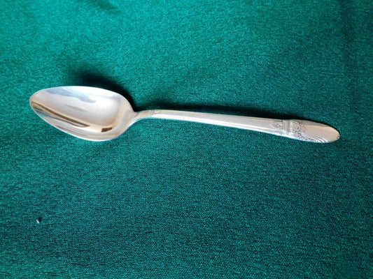 1847 Rogers Bros. First Love (1937) place oval soup spoon VGU - Items Tried And True