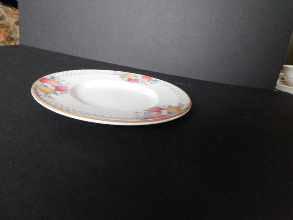 Mikasa Intaglio Trattoria CAC40 (1990) bread butter plate near mint condition - Items Tried And True